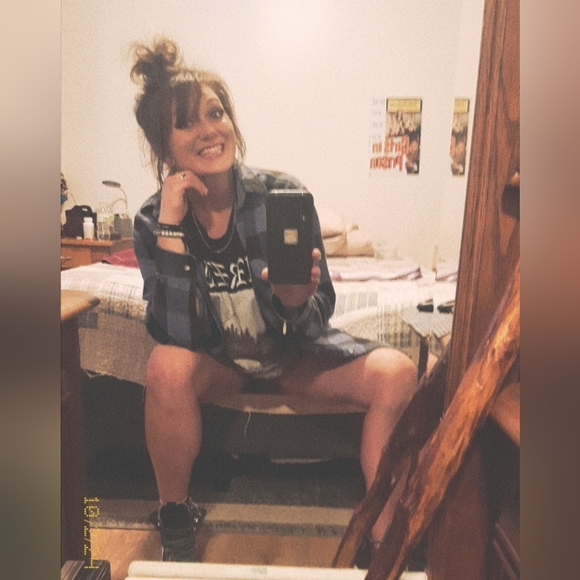 Meet your Posher, Cj - Picture 3 of 3